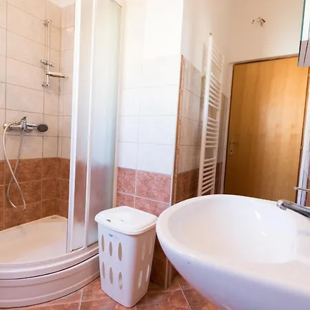 Guest house Matej 2 *
